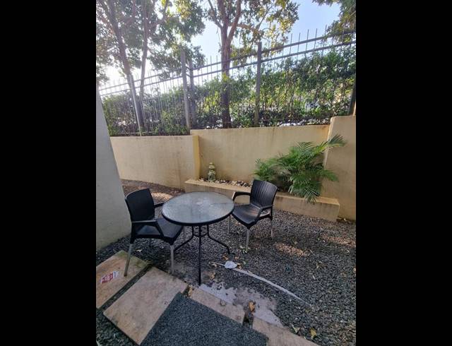 1 BEDROOM APARTMENT FOR SALE IN UMHLANGA RIDGE